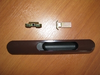 Ручка (скрытое крепление) ПВХ 8CI/105 SK коричневая RAL8017